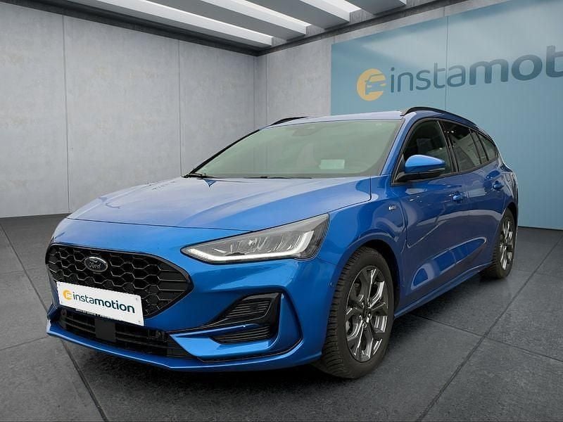 Blau Gebraucht 2023 Ford Focus ST-Line Kombi | 25.949 € (Fairer Preis) - Bild 1/4