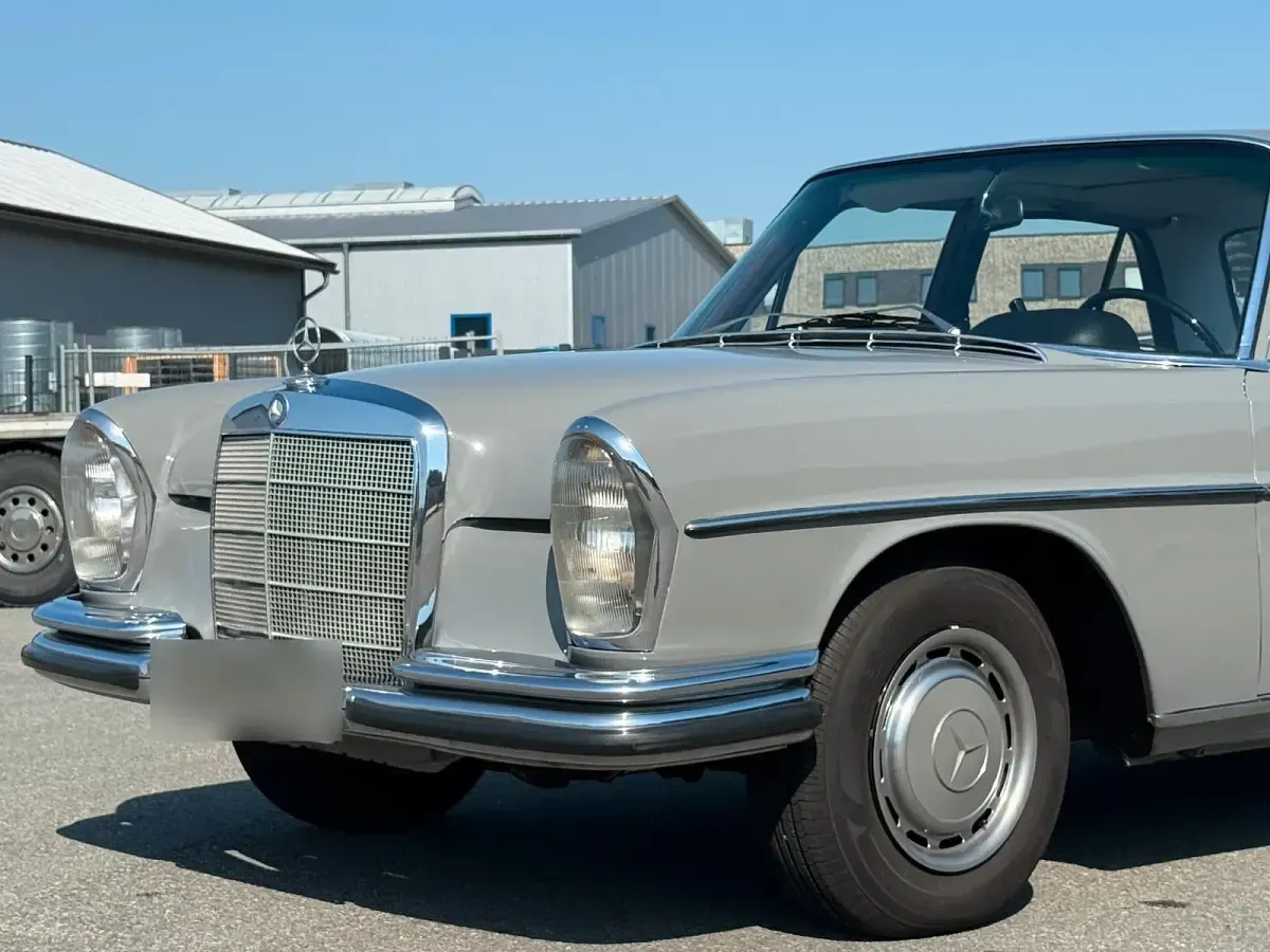 Gebraucht Mercedes 250 130 PS (95 kW) 1967 Grau Limousine