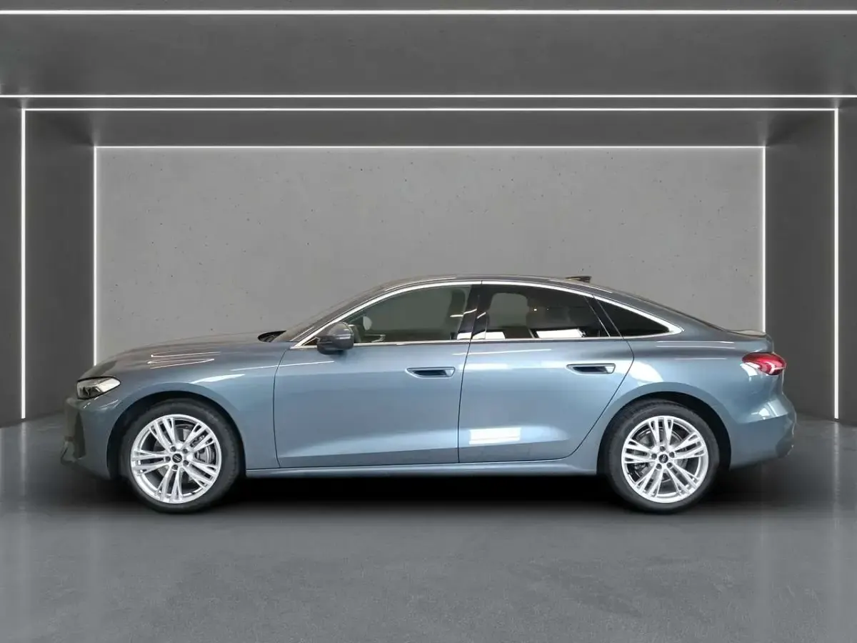 Gebraucht Audi A5 Sport 204 PS (150 kW) 2025 Horizontblau metallic Limousine
