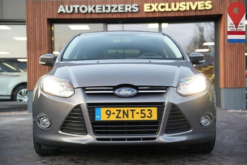Gebraucht Ford Focus Titanium 125 PS (91 kW) 2013 Grau Limousine