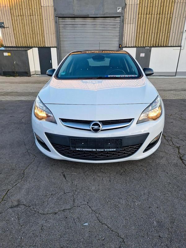 Gebraucht Opel Astra 120 PS (88 kW) 2014 Weiß Limousine