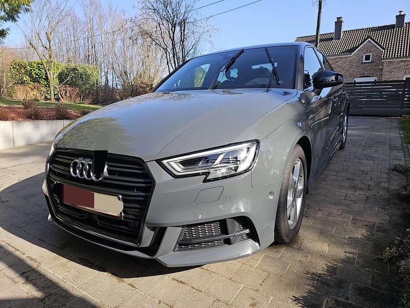 Gebraucht Audi A3 Sport 116 PS (85 kW) 2018 Grau Limousine