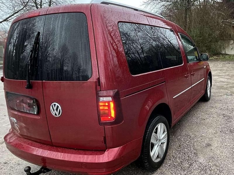Gebraucht VW Caddy Highline 150 PS (110 kW) 2017 Rot Van / Kleinbus