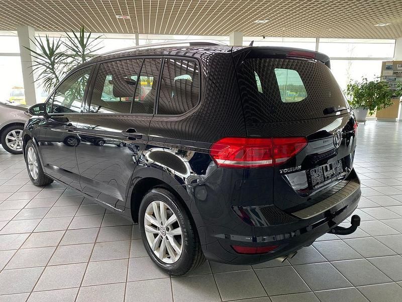 Gebraucht VW Touran Comfortline 150 PS (110 kW) 2016 Deep black perleffekt Van / Kleinbus