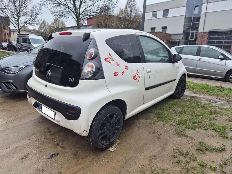Gebraucht Citroën C1 SELECTION 68 PS (50 kW) 2013 Weiß Kleinwagen