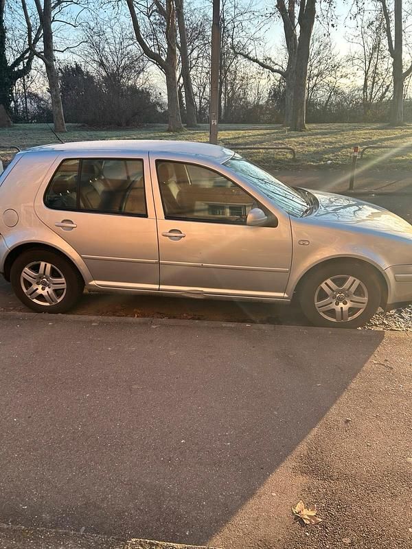 Gebraucht VW Golf IV 102 PS (75 kW) 2001 Grau Kleinwagen