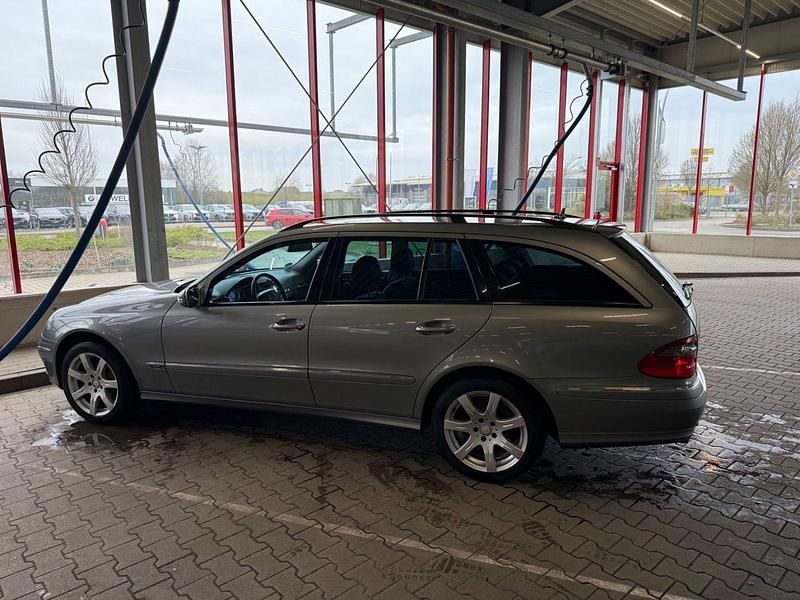 Gebraucht Mercedes E320 Avantgarde 224 PS (164 kW) 2009 Grau Kombi
