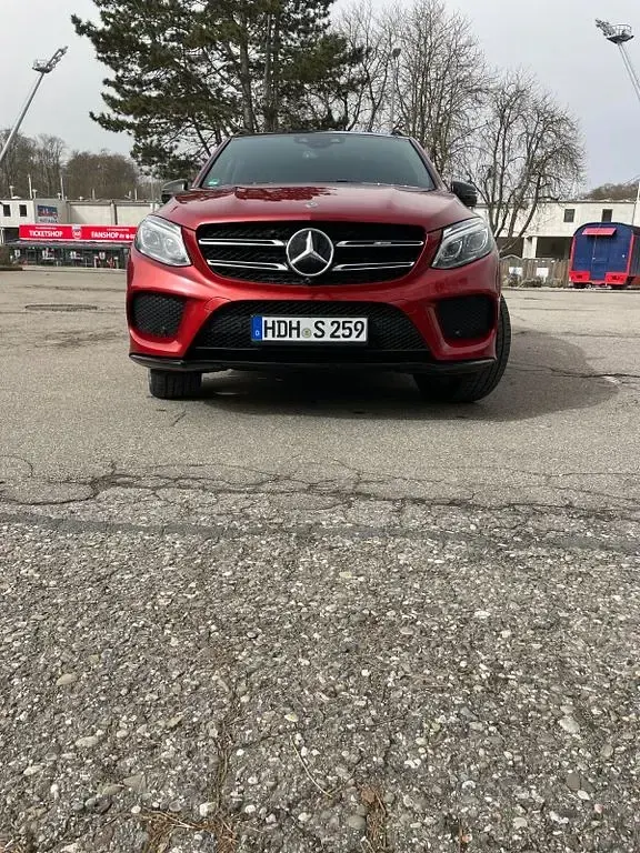 Gebraucht Mercedes GLE350 258 PS (189 kW) 2017 Rot SUV