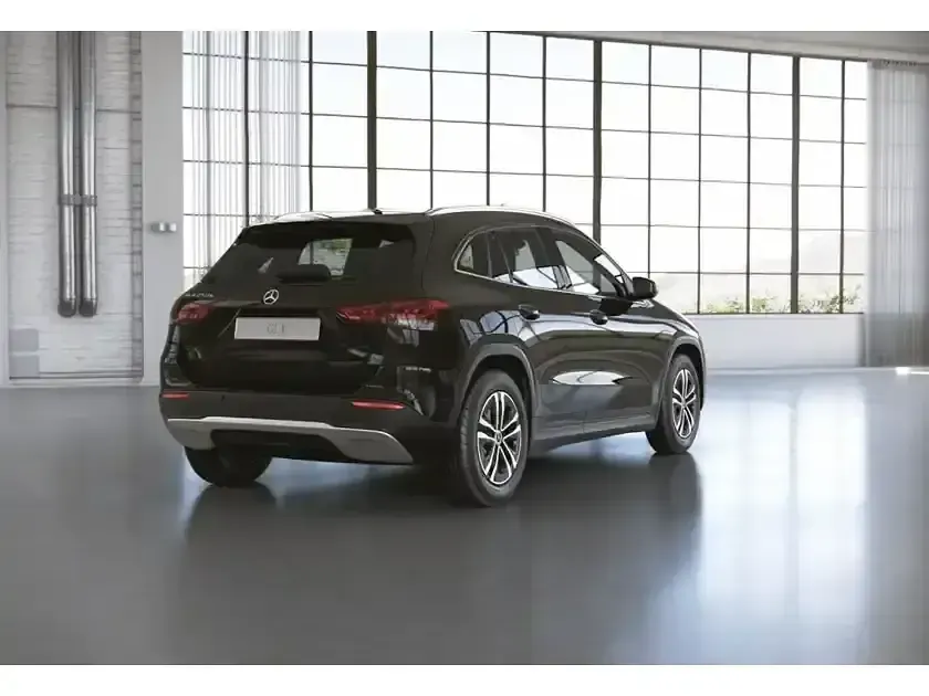 Second-hand Mercedes GLA250 Advanced 160 CP (117 kW) 2022 Negru SUV