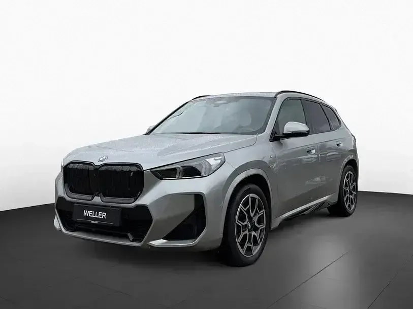 Gebraucht BMW iX1 Performance 230 kW (313 PS) 2023 Spacesilber (silber) SUV
