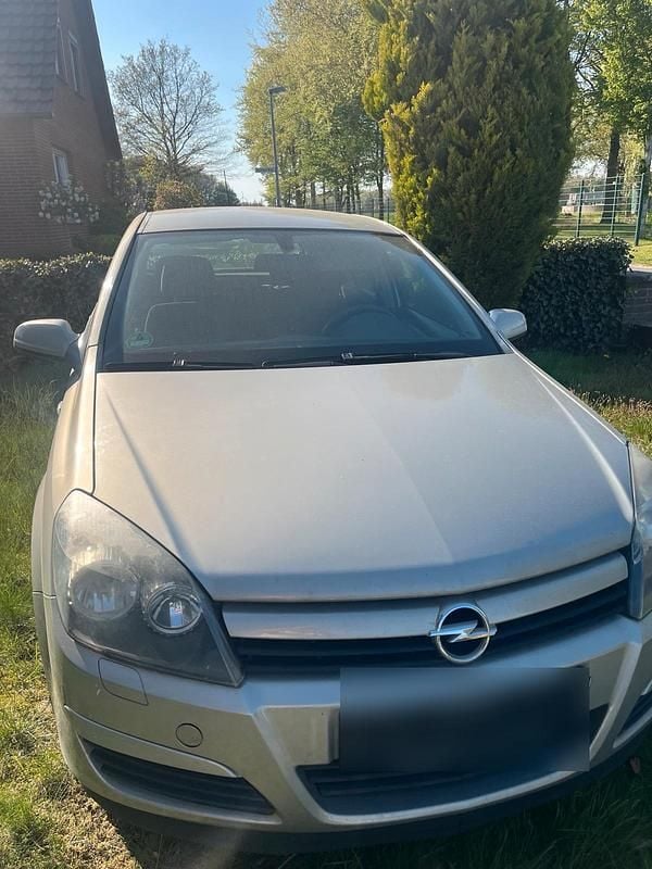 Second-hand Opel Astra 105 CP (77 kW) 2005 Argintiu Hatchback