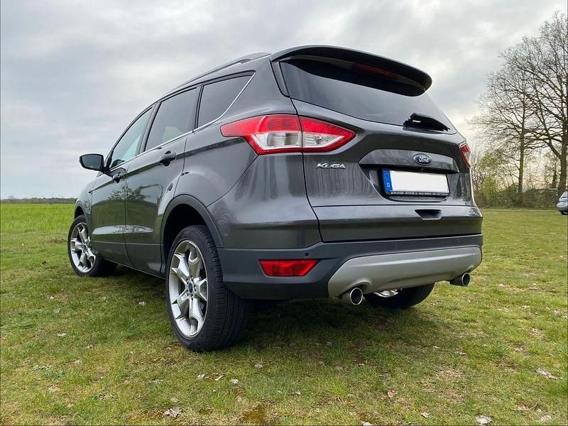 Gebraucht Ford Kuga Titanium 179 PS (131 kW) 2015 Grau SUV