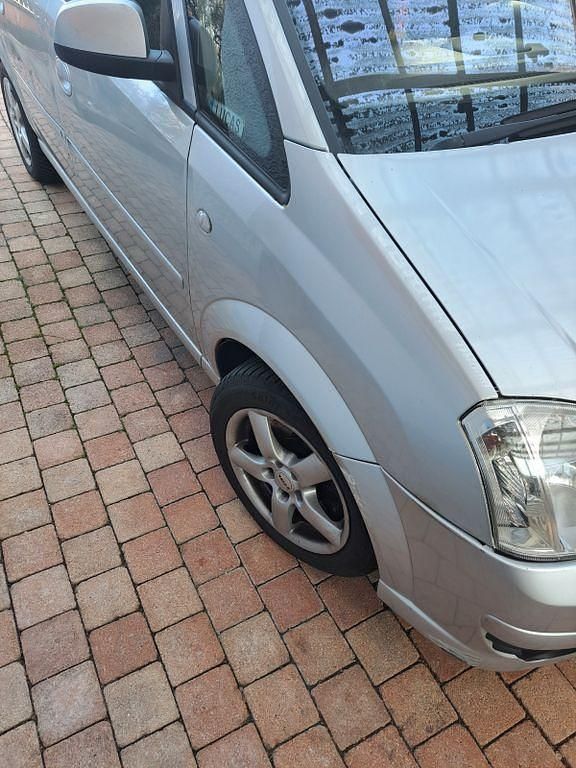 Gebraucht Opel Meriva 101 PS (74 kW) 2008 Silber Van / Kleinbus