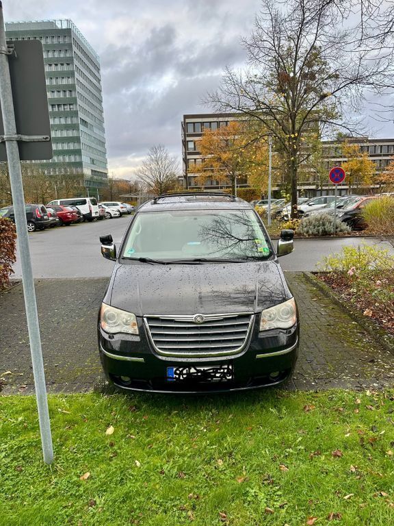 Schwarz Gebraucht 2011 Chrysler Grand Voyager Limited Van / Kleinbus | 18.000 € - Bild 1/4