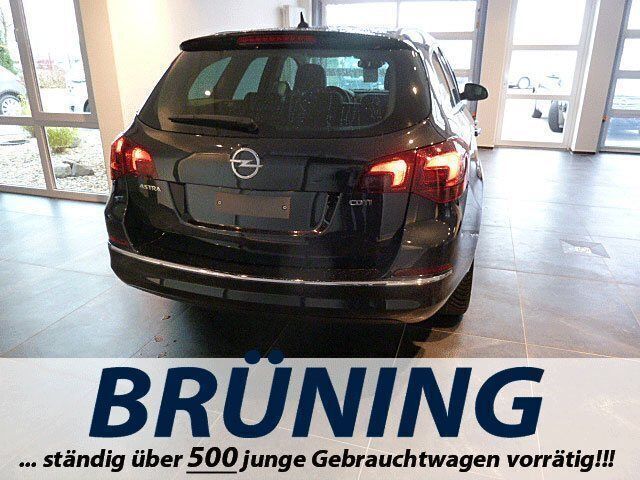 Gebraucht Opel Astra Exklusiv 131 PS (96 kW) 2014 Schwarz metallic Kombi