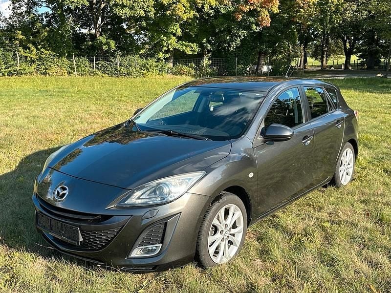 Grau Gebraucht 2010 Mazda 3 Limousine | 6.800 € (Teuer) - Bild 1/4