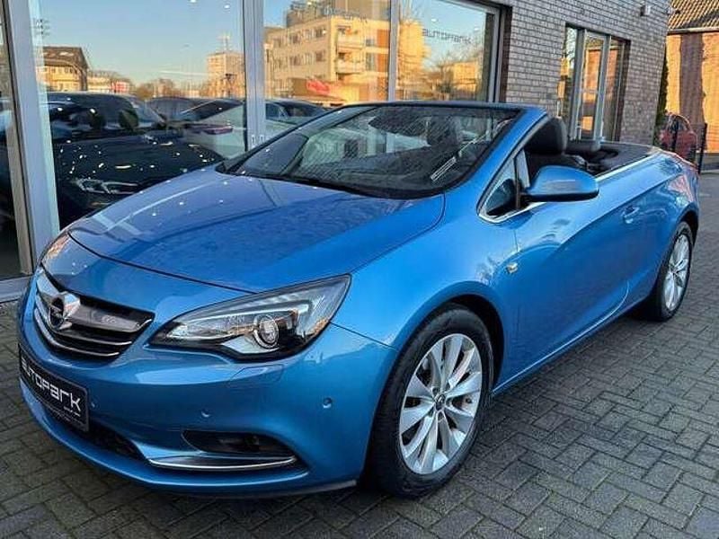 Second-hand Opel Cascada Innovation 170 CP (125 kW) 2016 Albastru Cabrio