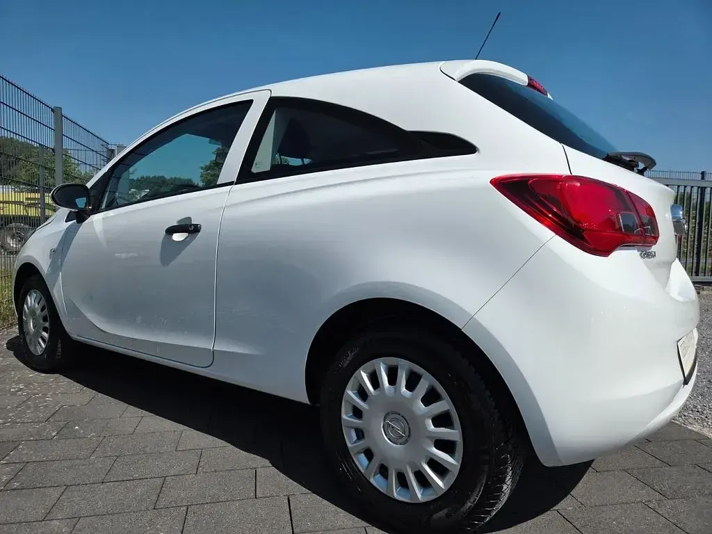 Gebraucht Opel Corsa Selection 69 PS (50 kW) 2017 Schneeweiss/olympic/summit white Kleinwagen