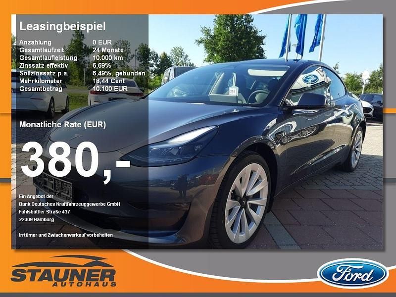 Neu Tesla Model 3 366 kW (498 PS) 2025 Midnight silver metallic Limousine