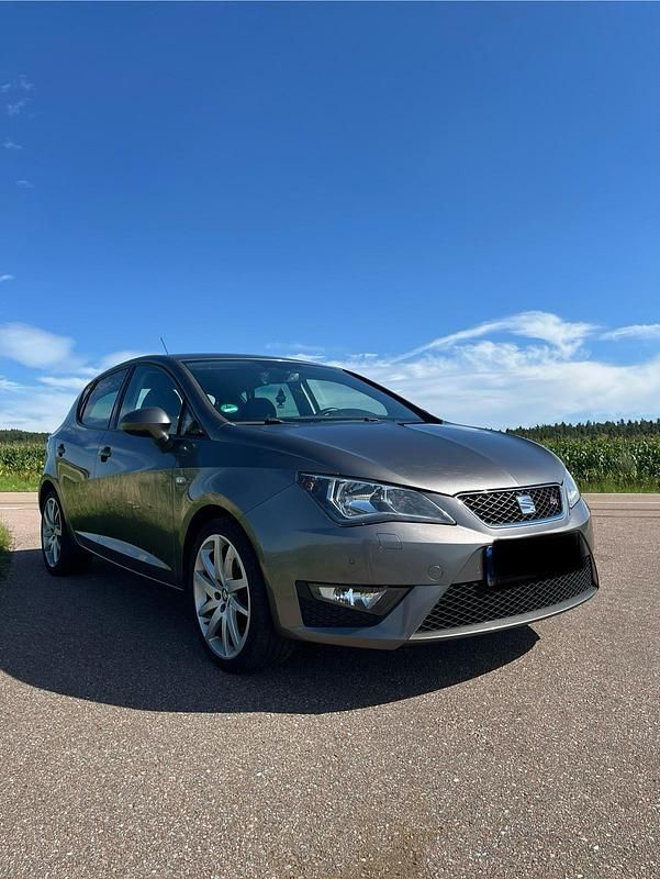 Grau Gebraucht 2016 Seat Ibiza FR Limousine | 5.500 € (Guter Preis) - Bild 1/4