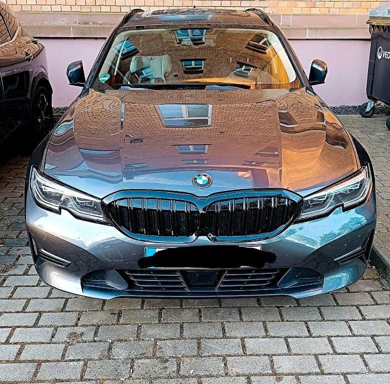 Gebraucht BMW 320 Advantage 190 PS (139 kW) 2021 Grau Kombi