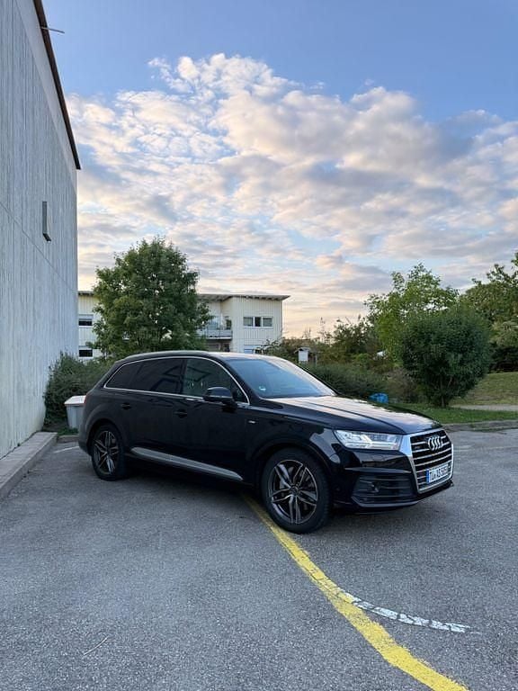 Schwarz Gebraucht 2015 Audi Q7 S-Line SUV | 28.000 € (Etwas zu teuer) - Bild 1/4