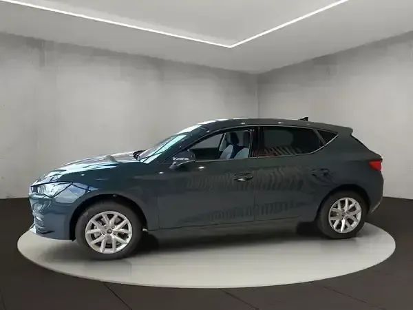 Neu Seat Leon 150 PS (110 kW) 2026 Fjordblau Limousine