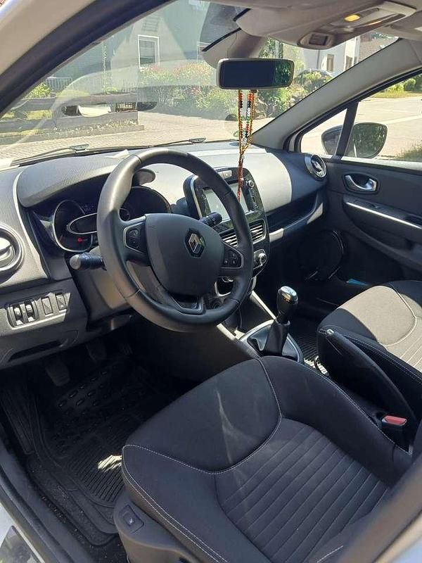 Gebraucht Renault Clio IV 90 PS (66 kW) 2017 Limousine