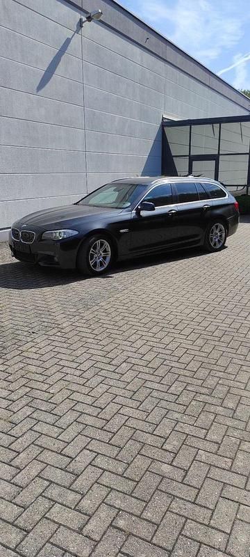 Grau Gebraucht 2012 BMW 530 M Sport Kombi | 10.500 € (Superpreis) - Bild 1/4