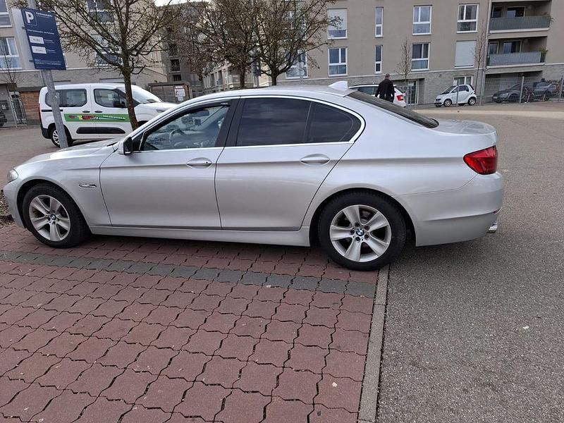 Gebraucht BMW 528 258 PS (189 kW) 2010 Silber Limousine