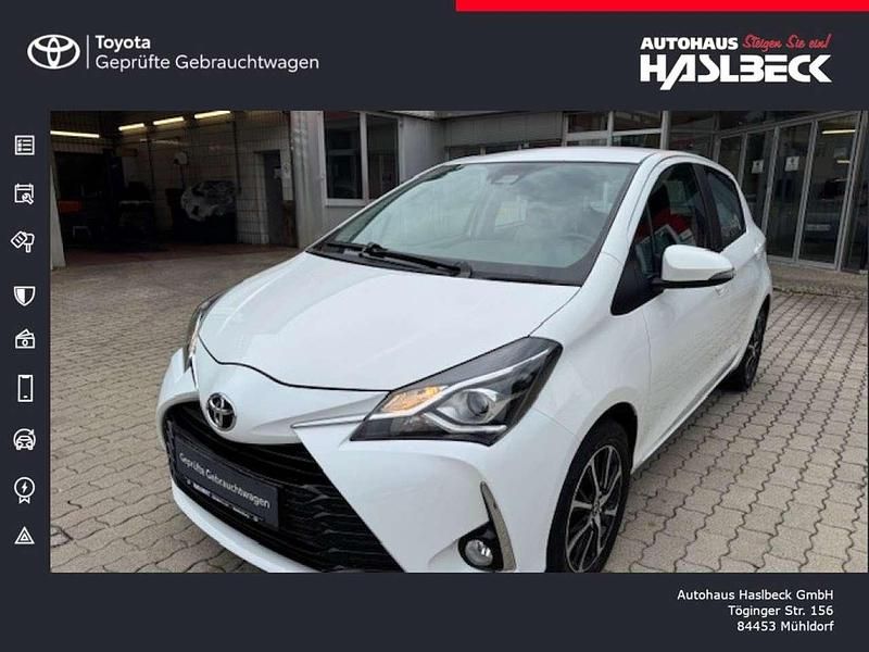 Weiß Gebraucht 2018 Toyota Yaris Team Kleinwagen | 12.270 € (Fairer Preis) - Bild 1/4