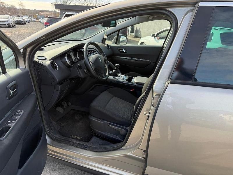 Gebraucht Peugeot 3008 Active 150 PS (110 kW) 2012 Grau Kombi