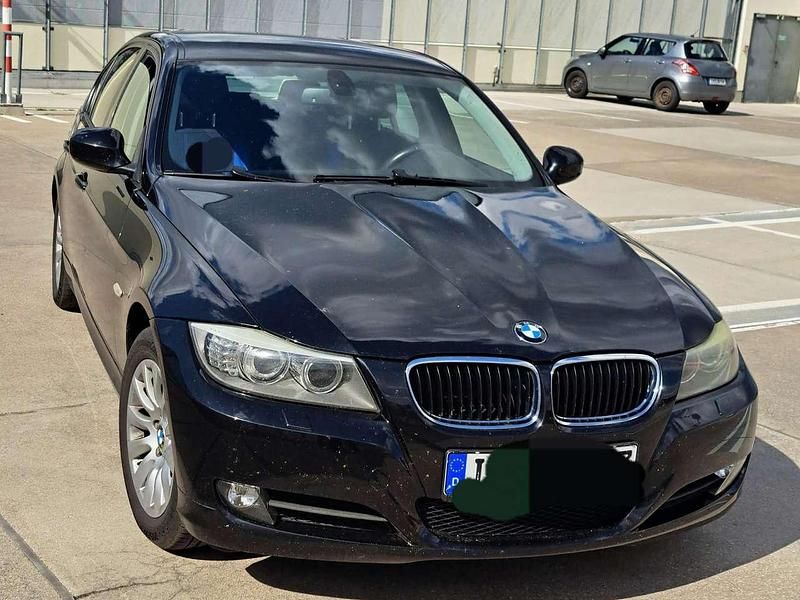 Schwarz Gebraucht 2009 BMW 318 Limousine | 5.000 € (Etwas zu teuer) - Bild 1/4