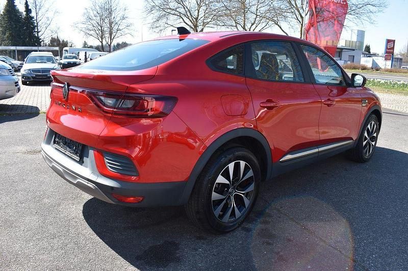 Gebraucht Renault Arkana Zen 140 PS (102 kW) 2022 Rot SUV
