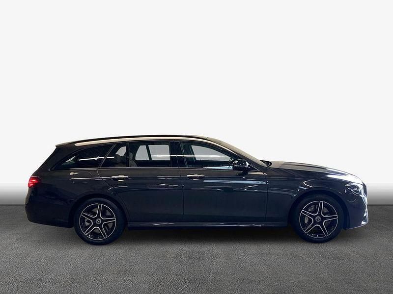 Gebraucht Mercedes E300 AMG 306 PS (225 kW) 2023 Grau Kombi