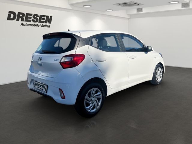 Gebraucht Hyundai i10 Select 67 PS (49 kW) 2022 Weiss Kleinwagen