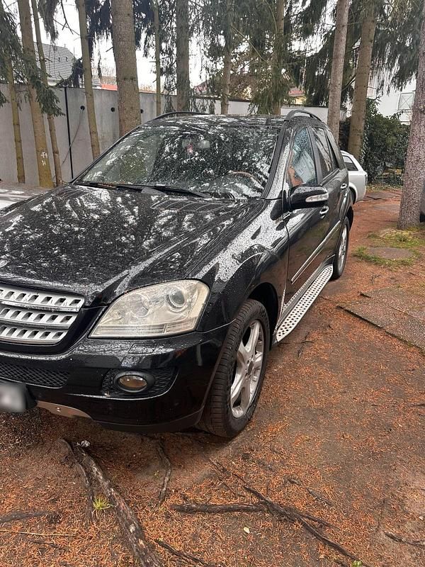 Gebraucht Mercedes ML320 224 PS (164 kW) 2008 Schwarz SUV