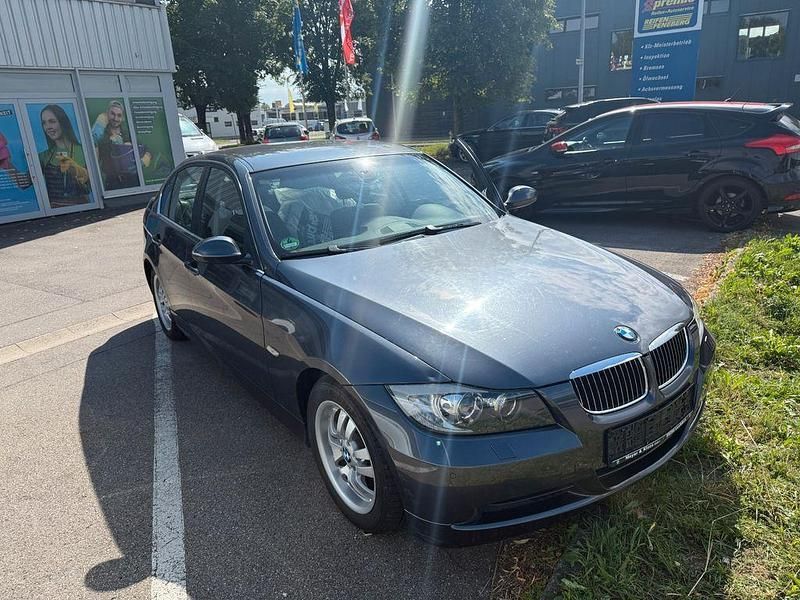 Grau Gebraucht 2006 BMW 325 Advantage Limousine | 7.990 € (Fairer Preis) - Bild 1/4
