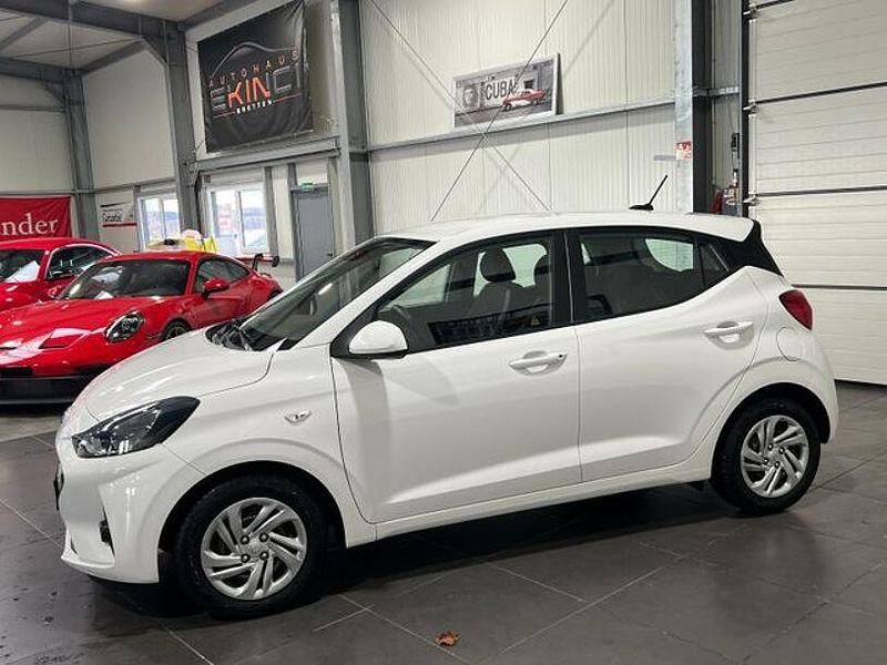 Gebraucht Hyundai i10 67 PS (49 kW) 2022 Weiß Kleinwagen