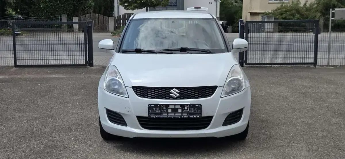Gebraucht Suzuki Swift Basic 94 PS (69 kW) 2011 Weiß Kleinwagen
