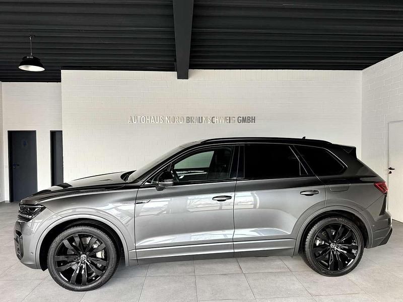 Gebraucht VW Touareg R 462 PS (339 kW) 2021 Grau SUV
