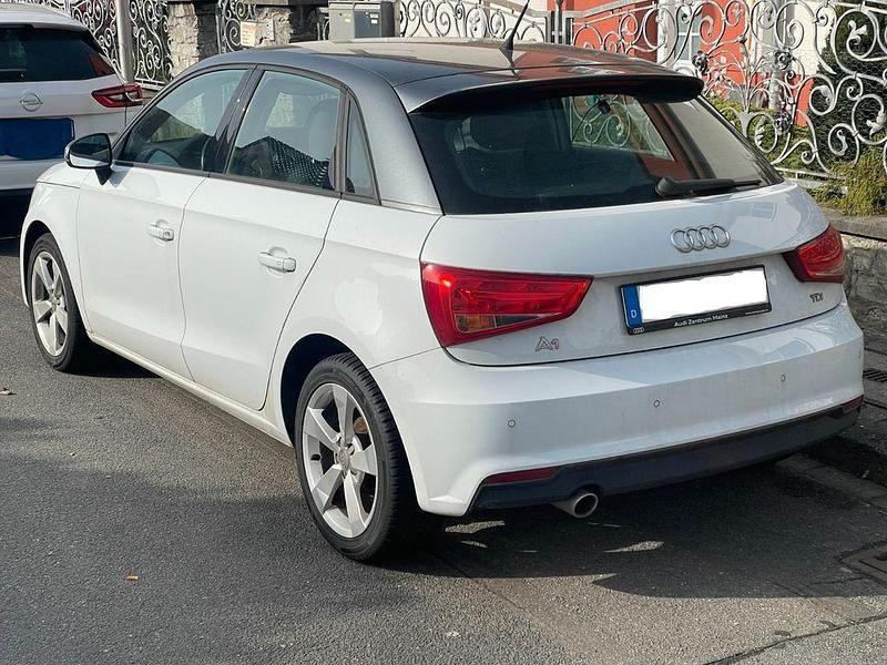 Gebraucht Audi A1 Sportback Sport 90 PS (66 kW) 2017 Weiß Kleinwagen