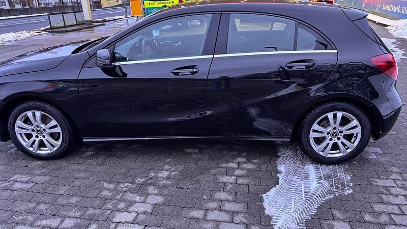 Gebraucht Mercedes A160 102 PS (75 kW) 2017 Schwarz Kleinwagen