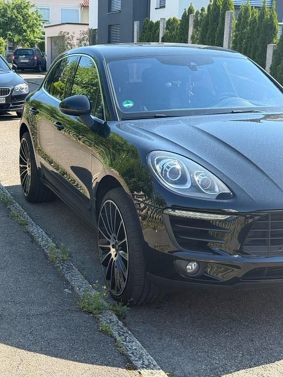 Schwarz Gebraucht 2015 Porsche Macan S SUV | 22.990 € (Superpreis) - Bild 1/4