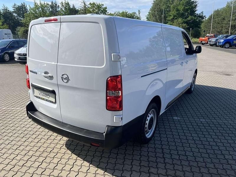 Gebraucht Opel Vivaro 144 PS (105 kW) 2024 Kaolin weiß Van / Kleinbus