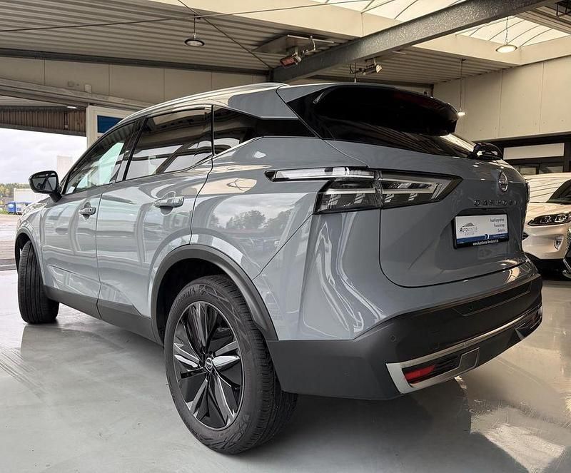 Gebraucht Nissan Qashqai Tekna 158 PS (116 kW) 2025 Grau SUV
