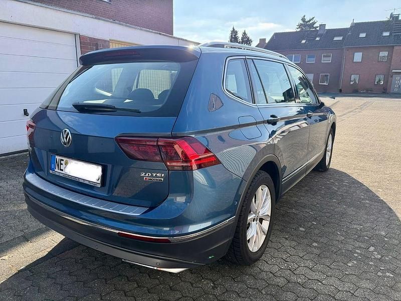 Gebraucht VW Tiguan Allspace Highline 179 PS (131 kW) 2018 Blau SUV