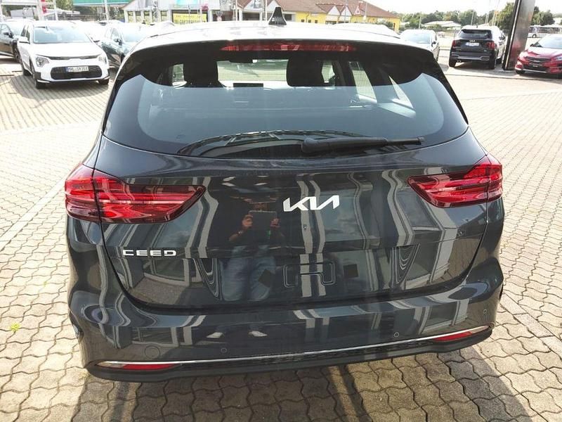 Neu Kia Ceed Sportswagon Vision 101 PS (74 kW) 2025 Pentametall metallic Kombi
