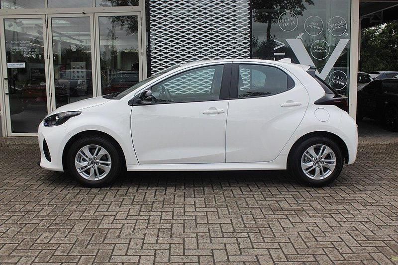 Neu Mazda 2 Center-Line 116 PS (85 kW) 2025 Weiß Kleinwagen