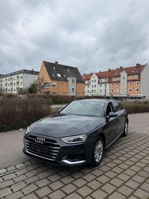 Gebraucht Audi A4 Advanced Plus 163 PS (119 kW) 2022 Grau Kombi
